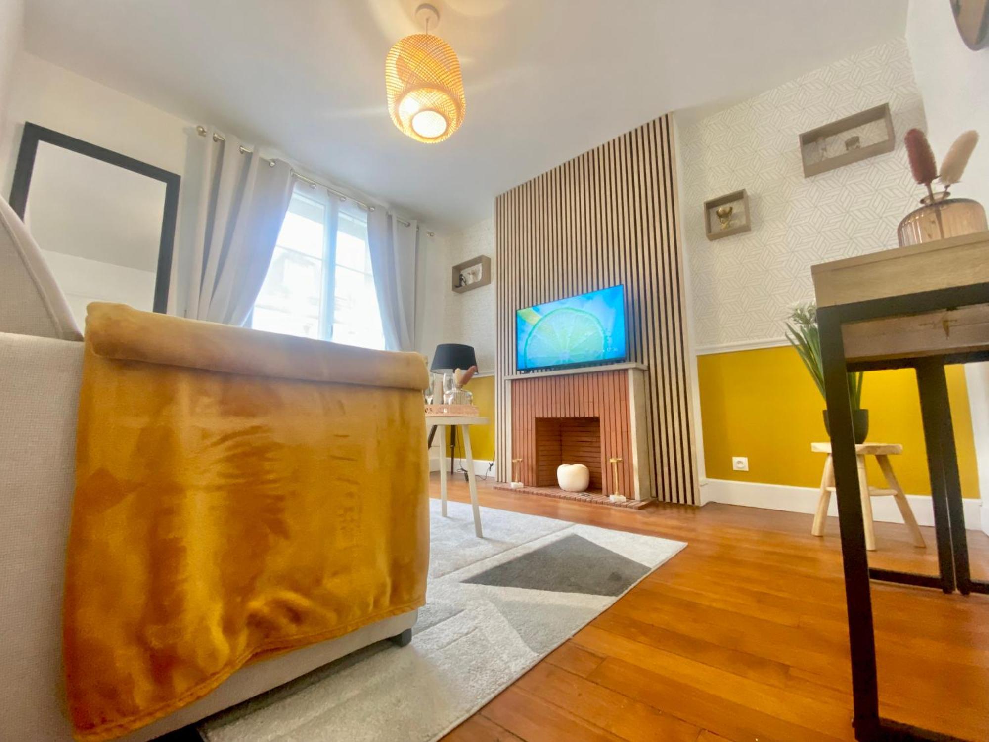 Le Cocon De La Tour -Vip-Compiegne-Hyper Centre Appartement Buitenkant foto